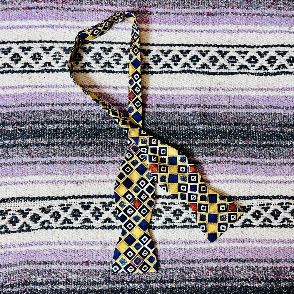 VTG 2000s Geometric Patterned Bow Tie